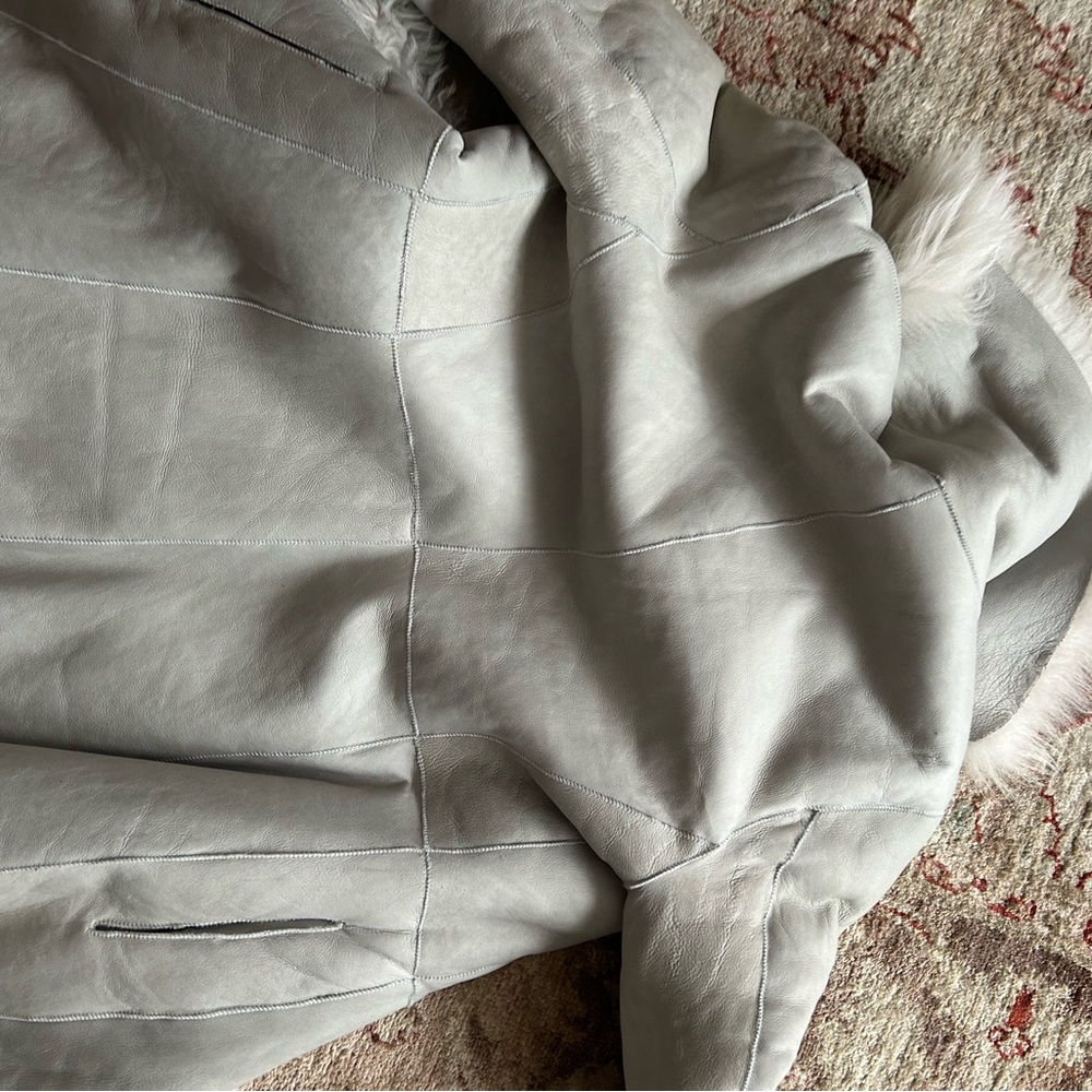 Sheepskin coat - Picture 5 of 6